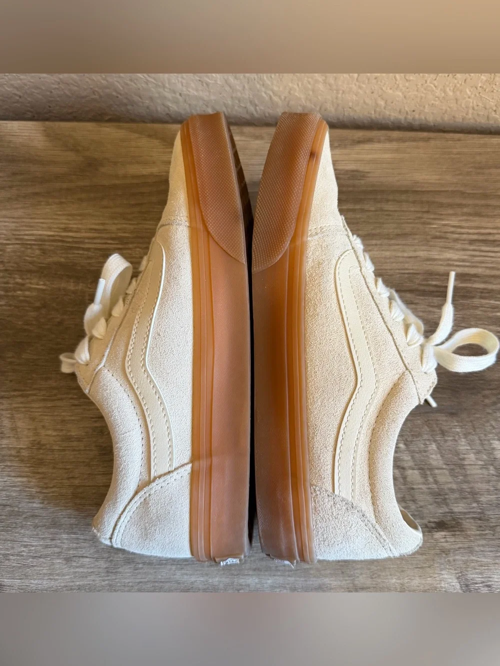 Vans Ward Sneakers Women’s size 7.5 Suede Upper